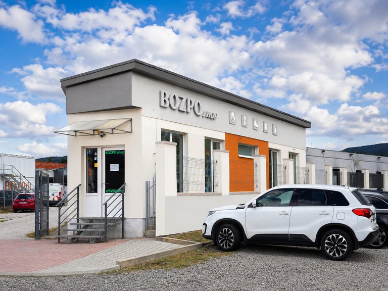 Predajňa BOZPO shop v Prievidzi – pohľad zvonku